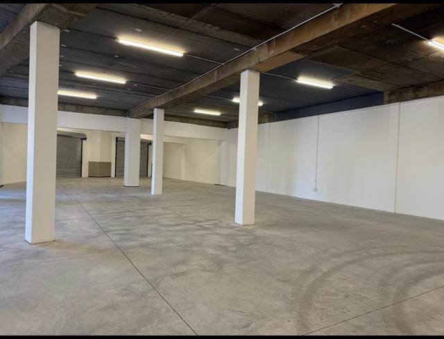 429M² WAREHOUSE TO LET IN HALFWAY HOUSE