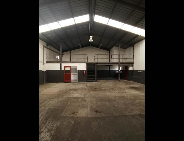 238M² WAREHOUSE TO LET IN EPPING INDUSTRIAL