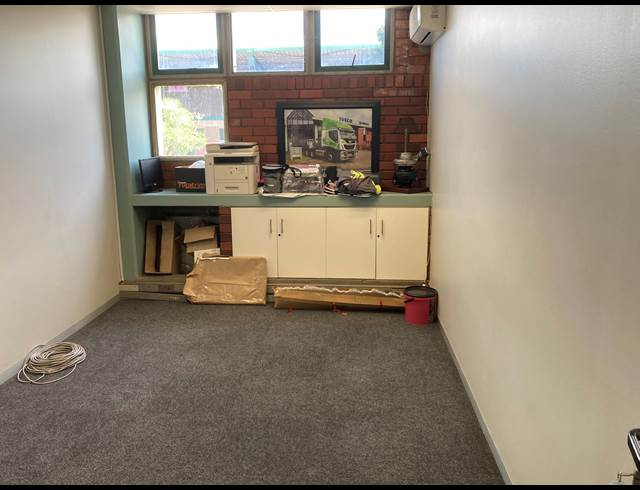 1,370M² WAREHOUSE TO LET IN WESTMEAD