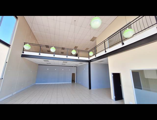 420M² SHOWROOM TO LET IN NORTH RIDING