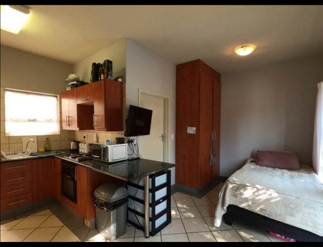 1 BEDROOM PROPERTY TO RENT IN DIE BULT