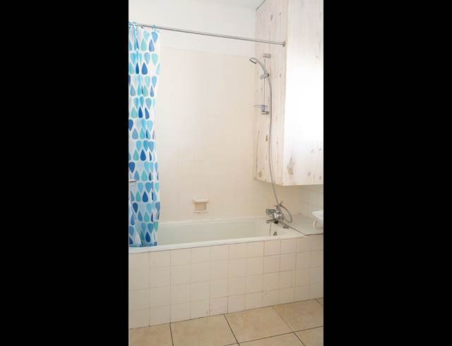 1 bed property to rent in KENILWORTH