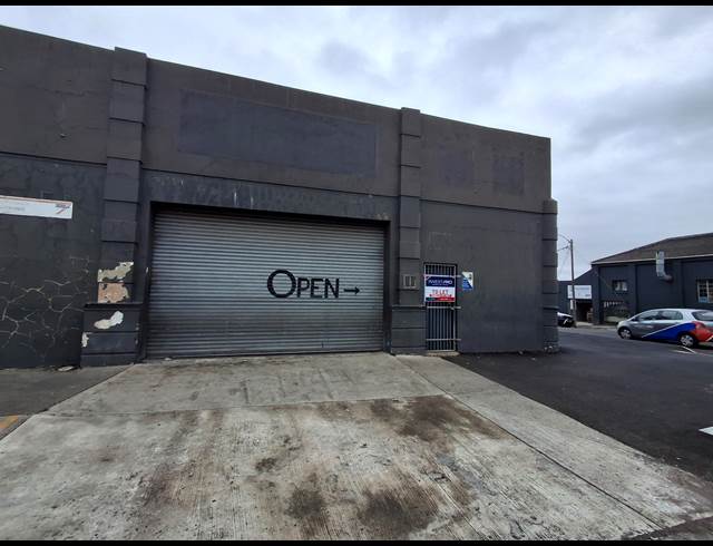 338M² SHOWROOM RENTED IN QUIGNEY