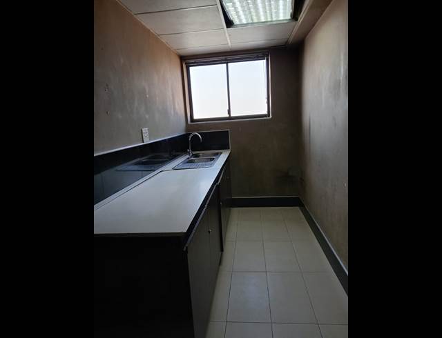 1,246M² OFFICE TO LET IN WESTVILLE