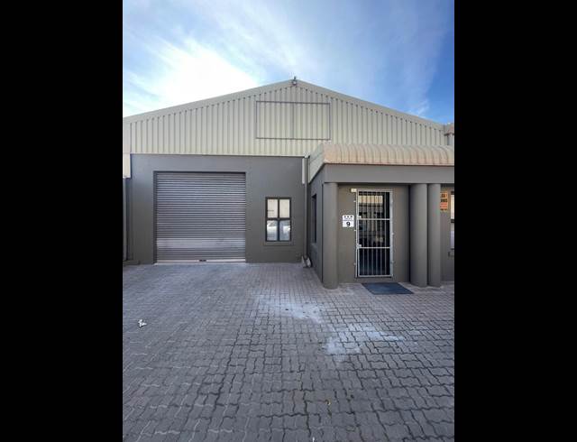 250M² WORKSHOP RENTED IN VREDENBURG