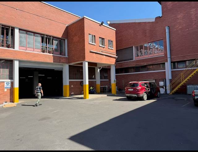 3,470M² WAREHOUSE TO LET IN MOBENI