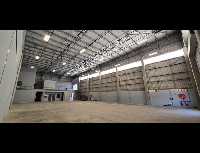 1,287M² WAREHOUSE TO LET IN LANSERIA