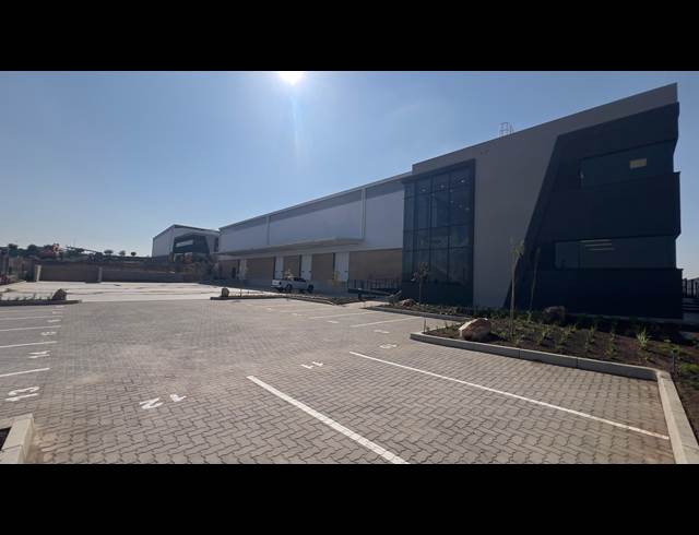 4,631M² WAREHOUSE TO LET IN AIRPORT PARK