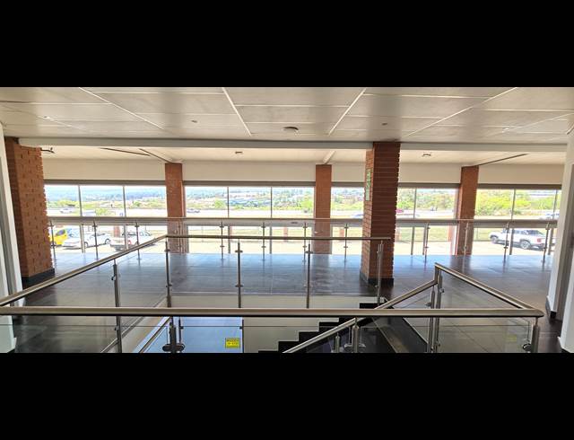 600M² SHOWROOM TO LET IN KYA SANDS
