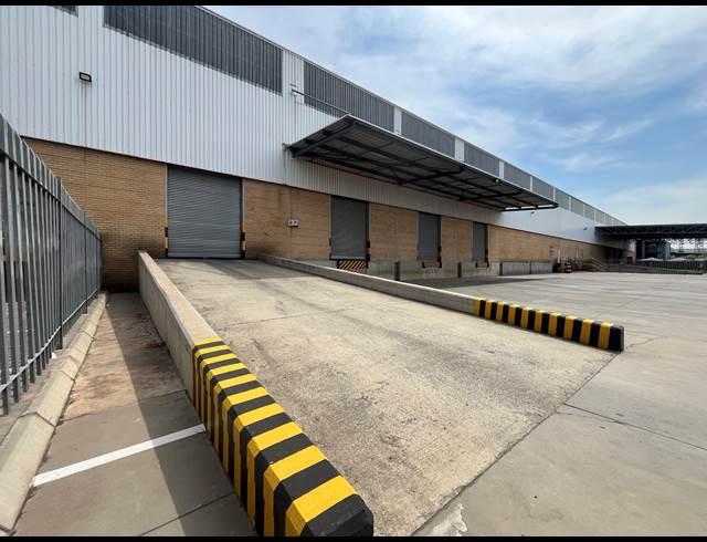 4,626M² WAREHOUSE TO LET IN GOSFORTH PARK