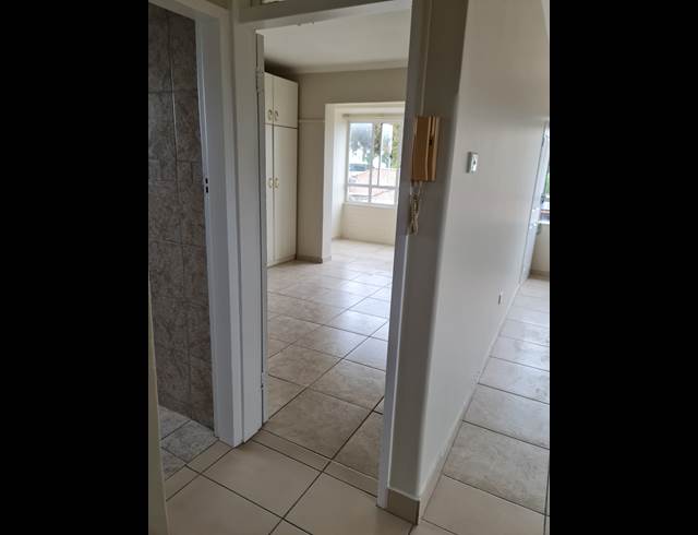 2 bed property to rent in ESSENWOOD