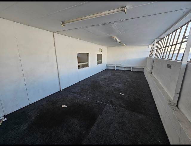 154M² WAREHOUSE TO LET IN STEELEDALE