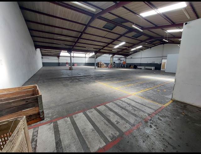 1,025M² WAREHOUSE TO LET IN ANDERBOLT