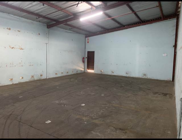 2,300M² WAREHOUSE TO LET IN ROCKY DRIFT