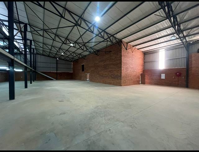 2,702M² WAREHOUSE TO LET IN ORMONDE
