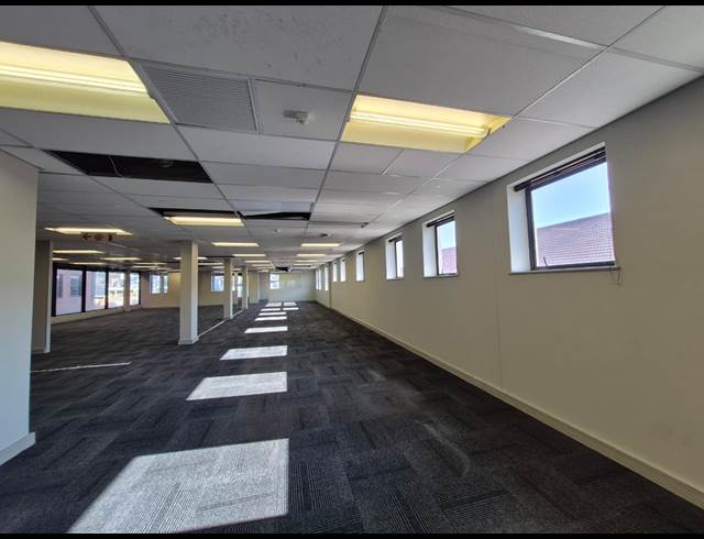 181M² OFFICE TO LET IN WAVERLEY