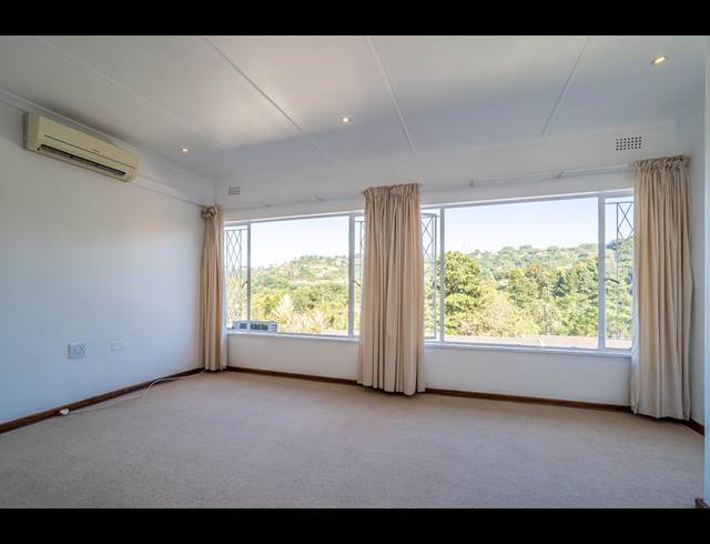 2 BEDROOM PROPERTY TO RENT IN HILLCREST CENTRAL