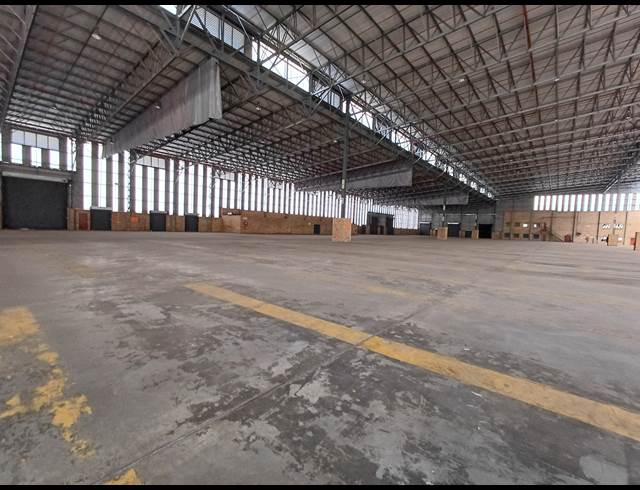 22,510M² WAREHOUSE TO LET IN COSMO CITY