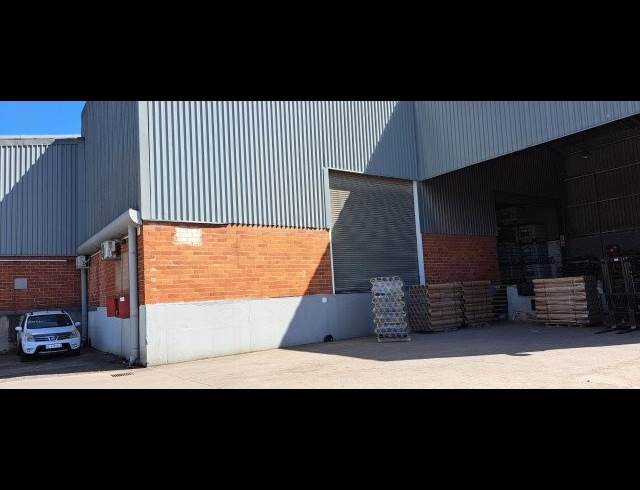 2,886M² FACTORY TO LET IN WESTMEAD