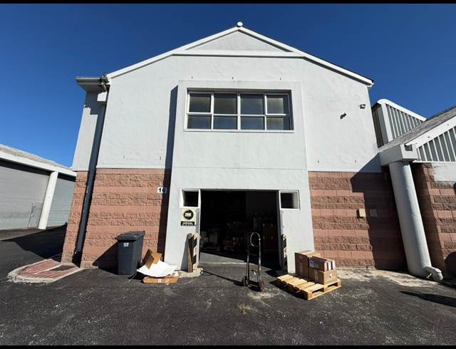 200M² WAREHOUSE TO LET IN OTTERY