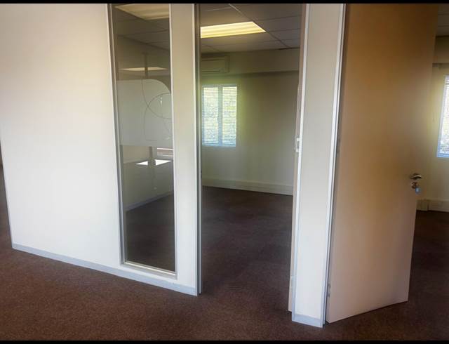 259M² BUILDING TO LET IN FOURWAYS