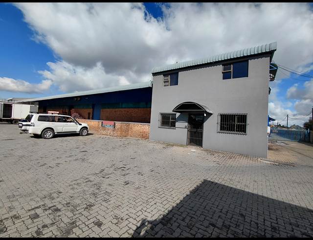640M² WAREHOUSE TO LET IN POMONA