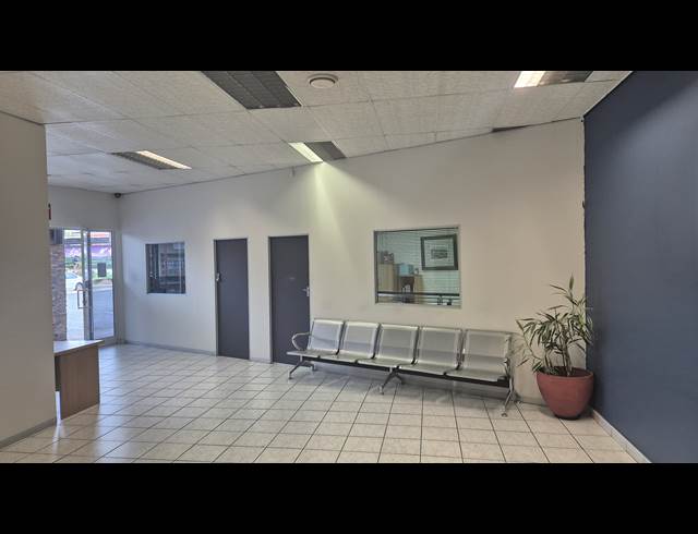 182M² RETAIL TO LET IN RIVERSIDE PARK