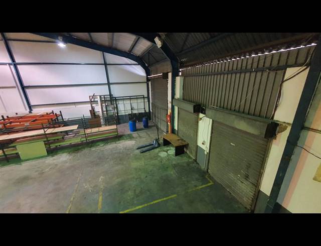 560M² WAREHOUSE TO LET IN JET PARK