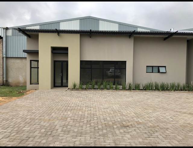 1,200M² WAREHOUSE TO LET IN PRIMROSE