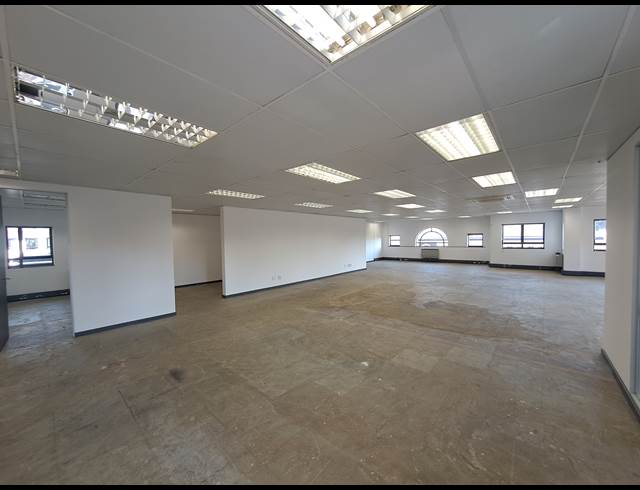 423M² OFFICE TO LET IN HYDE PARK