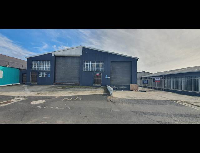 1,400M² WAREHOUSE TO LET IN PAARDEN EILAND