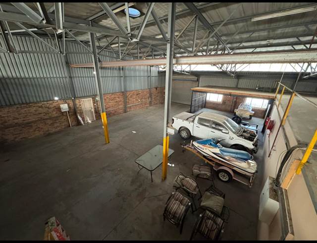 775M² WAREHOUSE TO LET IN ROBERTVILLE