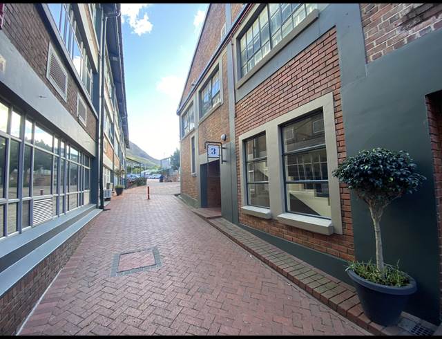 266M² OFFICE TO LET IN OBSERVATORY