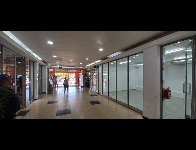 48.24M² RETAIL TO LET IN BLACKHEATH