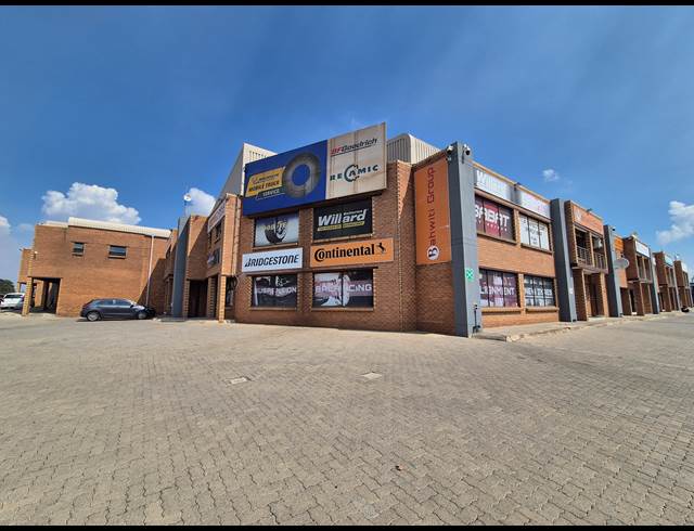920M² WAREHOUSE TO LET IN AIRPORT PARK