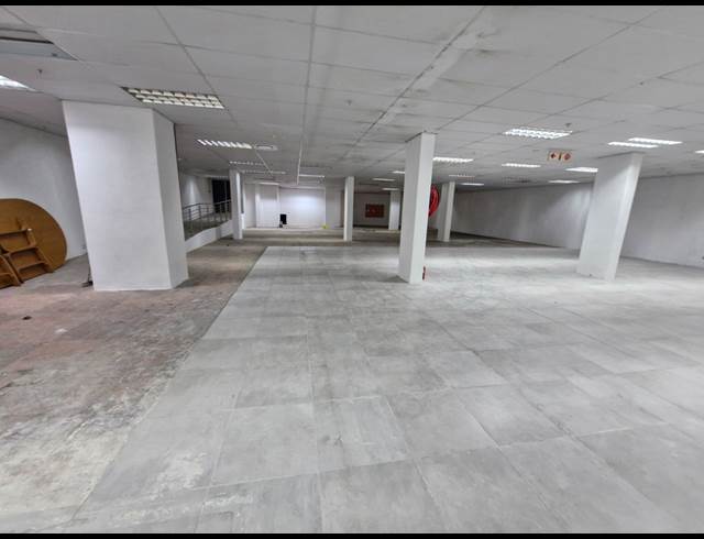 582M² WAREHOUSE TO LET IN MARSHALLTOWN