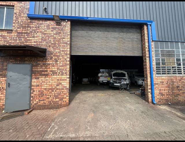 650M² WAREHOUSE TO LET IN WADEVILLE