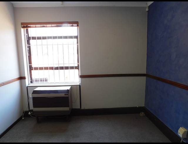 150M² OFFICE TO LET IN FERNDALE