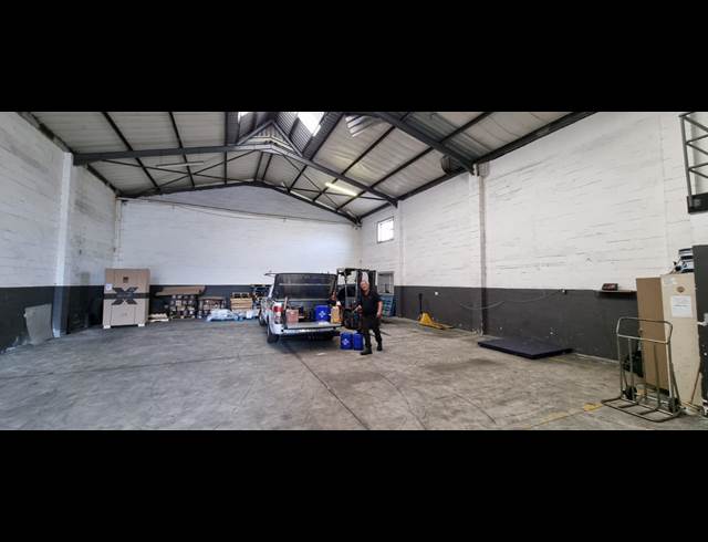350M² WAREHOUSE TO LET IN AIRPORT INDUSTRIA