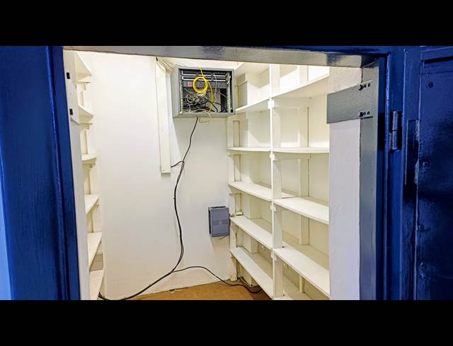 200M² OFFICE TO LET IN SALT RIVER
