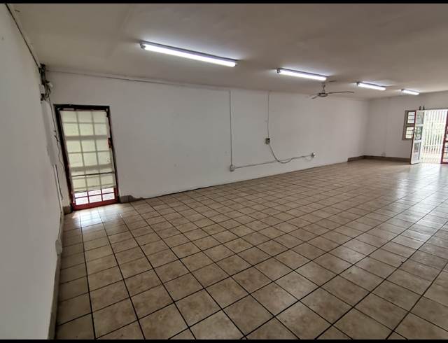 65M² RETAIL TO LET IN VALHALLA