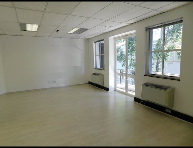 107M² OFFICE TO LET IN ILLOVO