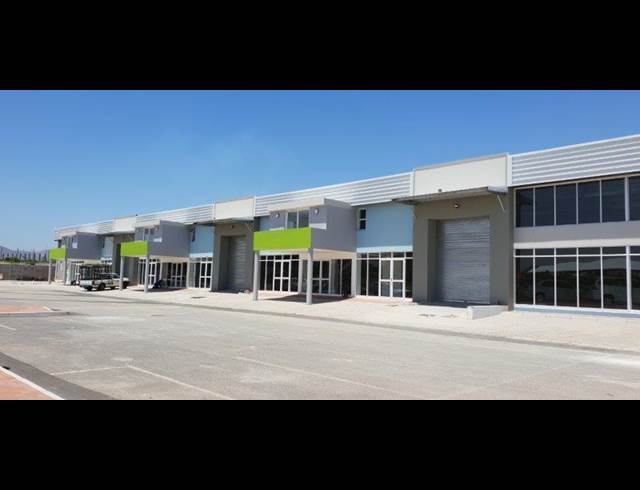 1,000M² SHOWROOM TO LET IN KILLARNEY GARDENS