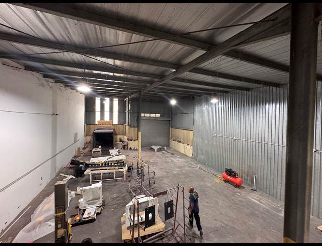 410M² WAREHOUSE TO LET IN MOUNT EDGECOMBE