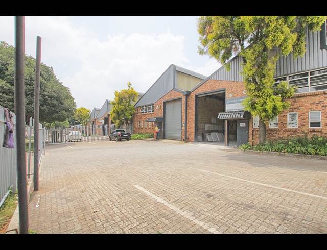 291M² WAREHOUSE TO LET IN ROBERTVILLE