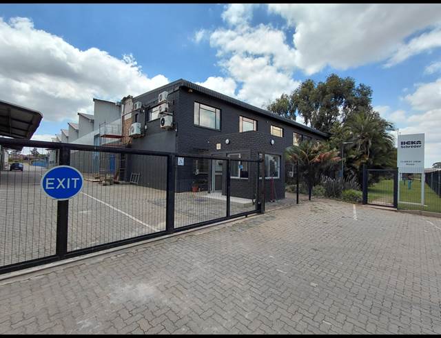 2,899M² WAREHOUSE TO LET IN CLAYVILLE