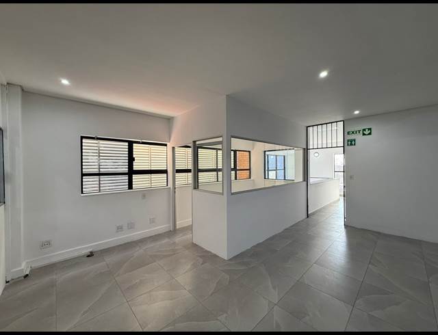 325M² OFFICE TO LET IN FERNDALE