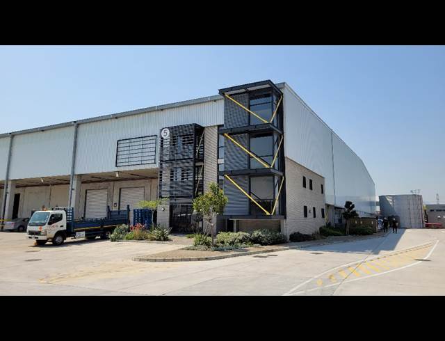 3,296M² WAREHOUSE TO LET IN BELLVILLE SOUTH