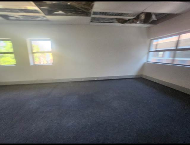 1,153M² OFFICE TO LET IN RANDJESPARK