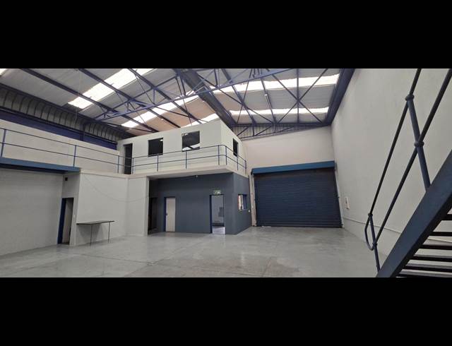 720M² WAREHOUSE TO LET IN RIVERSIDE PARK